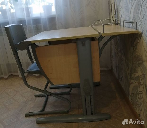 Письменный стол для школьника бу