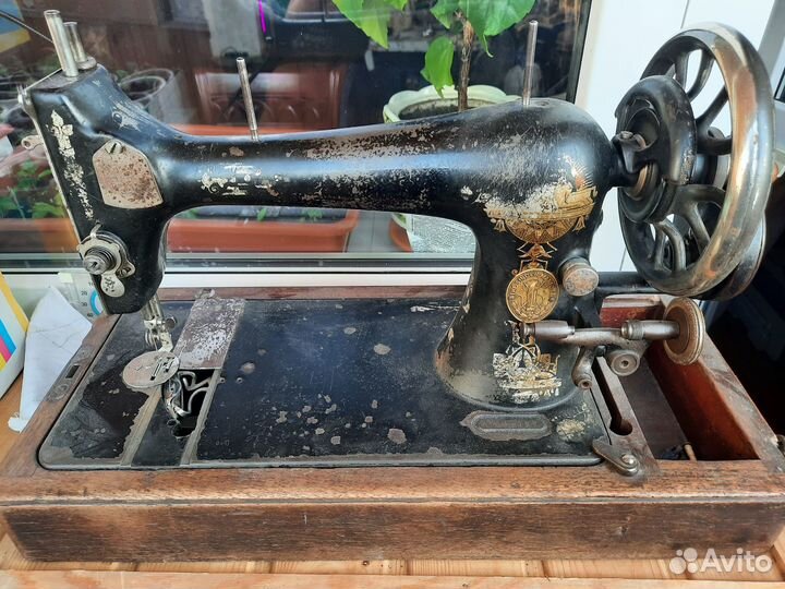 Швейная машина Зингер ручная