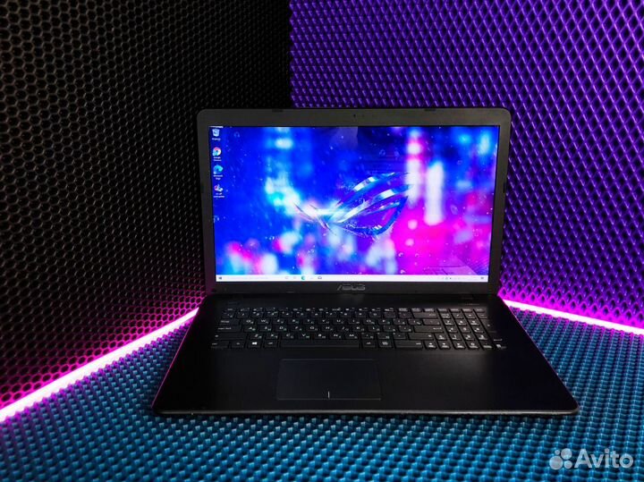 Ноутбук Asus с большим экраном 17.3