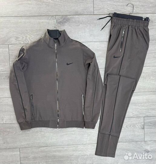 Спортивный костюм Nike