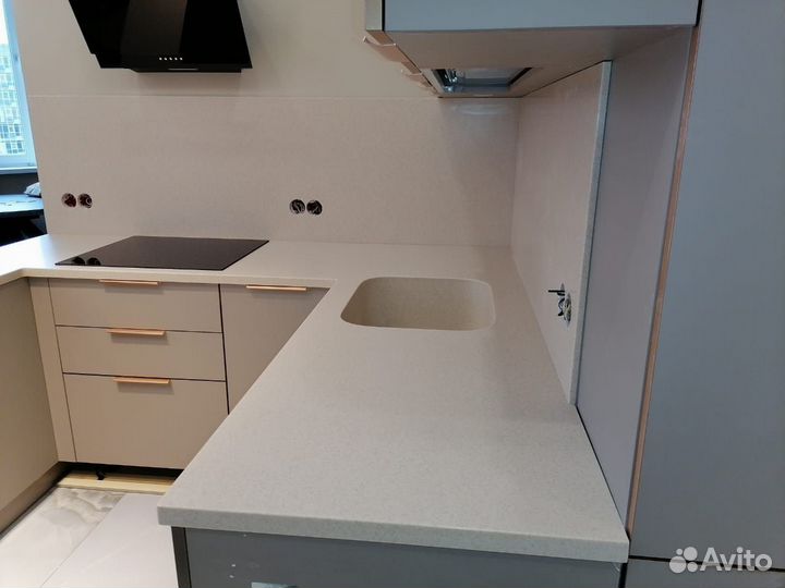 Стеновая панель из кварцевого агломерата