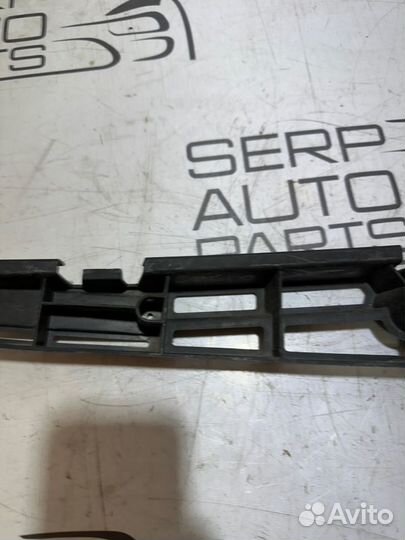 Крепление бампера заднее левое Opel Insignia G09