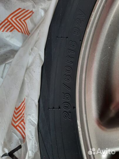 Литые диски с шинами R-16