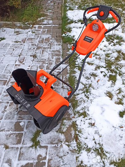 Электрический снегоуборщик