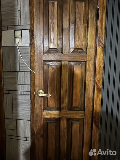 Дверь в ванную туалет