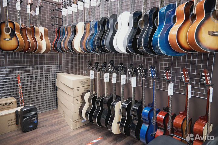 Электроакустическая бас гитара + аксессуары