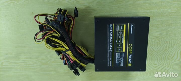 Блок питания Chieftec core 700W 80+ Gold