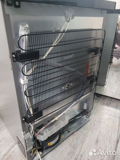 Холодильный шкаф Liebherr fkvesf 1803