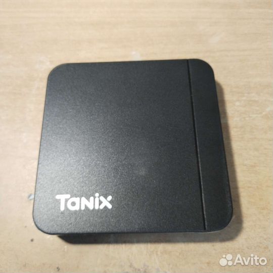 Андроид тв приставка tanix w2