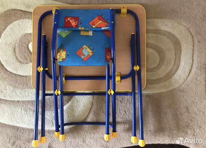 Детский стол и стул