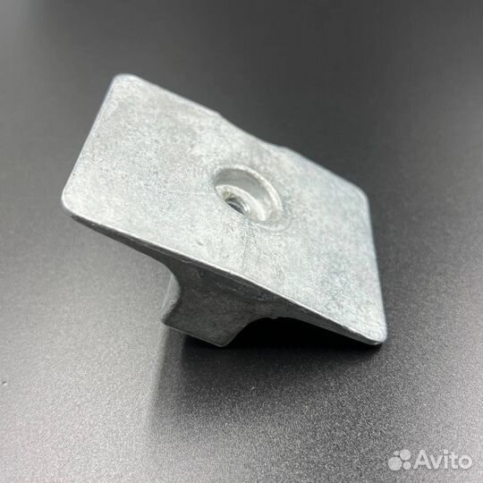 Анод редуктора Yamaha 9.9-30, F8-F25 (Цинковый)