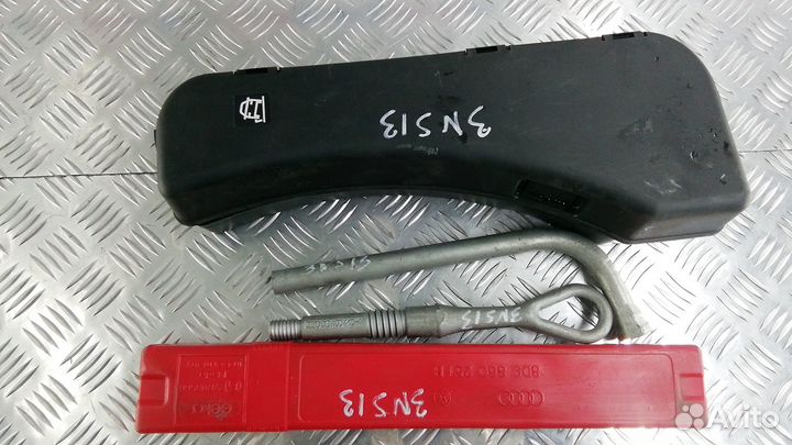 Набор инструментов на Audi A8 D3