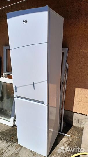 Холодильник Beko rcsk 335M20W ремонт или запчасти