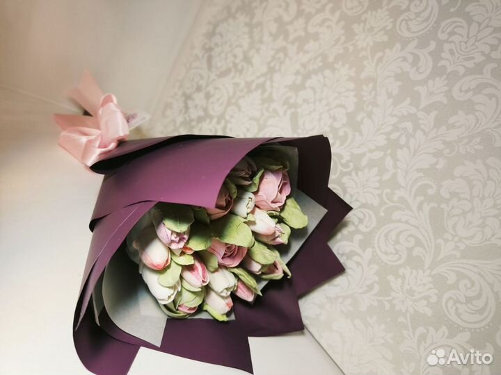 Букет тюльпанов и роз из зефира