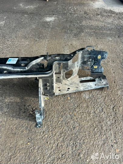 Рамка передняя(телевизор) передняя Volvo Xc90