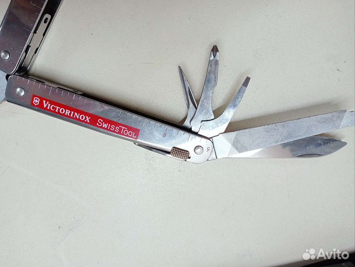 Мультитул victorinox swisstool