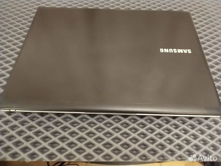 Ноутбук Samsung NP-QX412