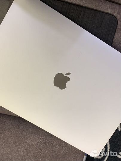 Ноутбук Apple MacBook pro 13 2020 i5