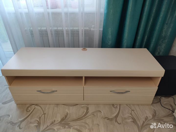 Тумба под телевизор