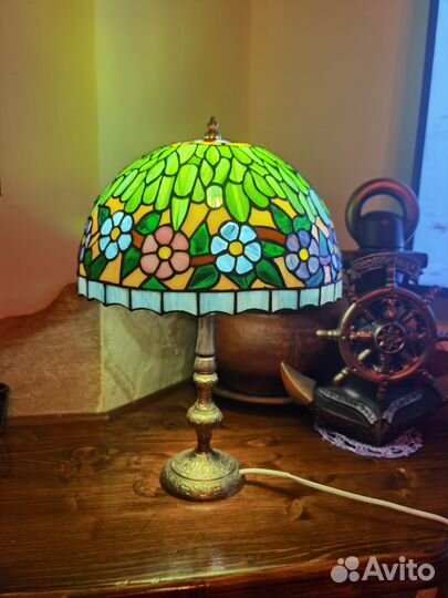 Лампа настольная в стиле Тиффани