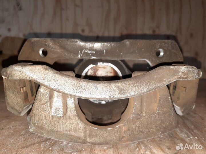 Суппорт передний левый Honda Stepwgn RG1 K20A 2006