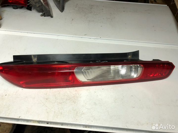 Фонарь задний правый Ford Focus 2 хетчбэк 2007