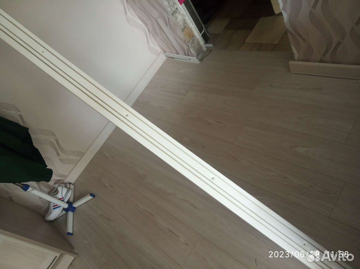 Карниз потолочный трехрядный