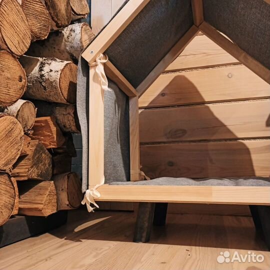 Домик для кошки или маленькой собачки