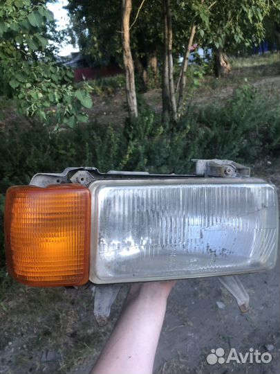 Фара правая и задниц левый фонарь Audi 80 b2