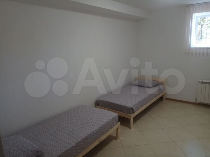 2-к. квартира, 72 м², 1/5 эт.