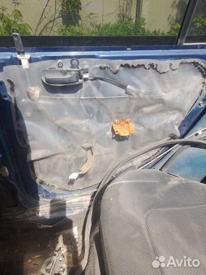 Стеклоподъемник электрический Toyota BB 2001