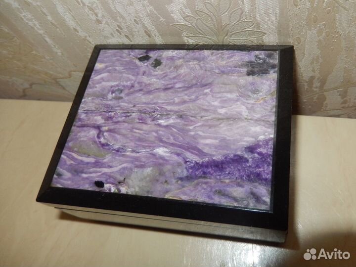 Шкатулка из чароита