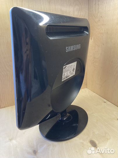 Монитор Samsung 732n