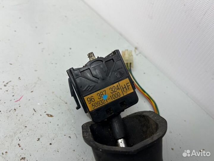 Подрулевой переключатель поворотников Chevrolet