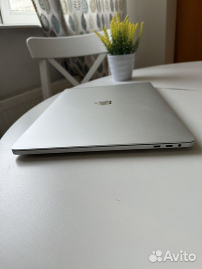 Apple macbook pro 16 2019 i9 1tb