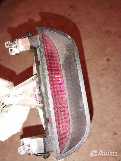 Стоп сигнал фонарь Рено Дастр