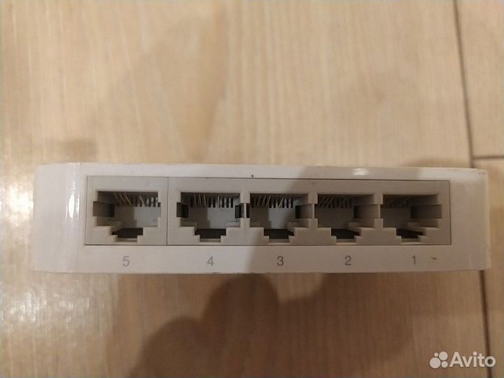 Коммутатор (Свитч)на 8, 5 портов