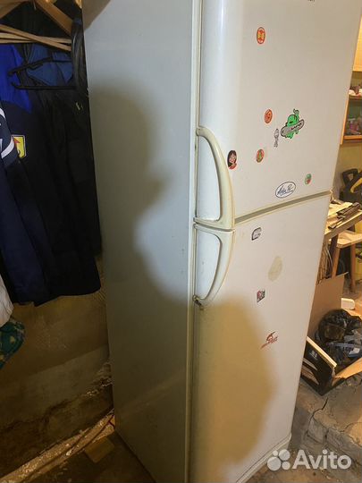 Холодильник indesit