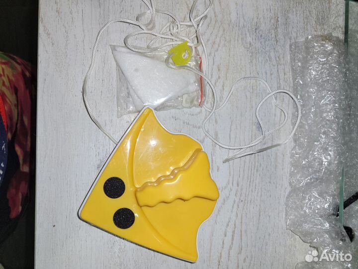 Магнитная щетка для мытья окон