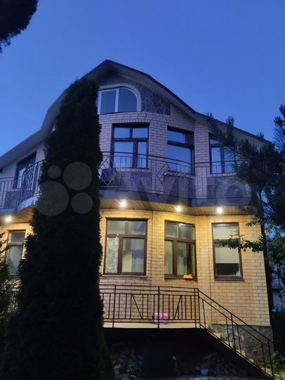 Дом 235 м² на участке 8 сот.