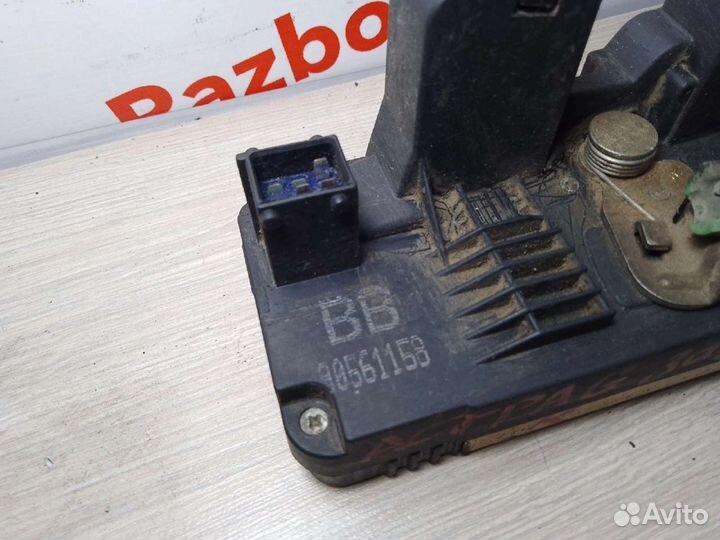 Замок задней правой двери Opel Astra G