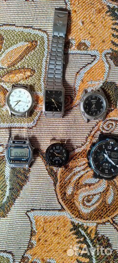 Кварцевые наручные часы