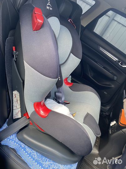 Детское автомобильное кресло