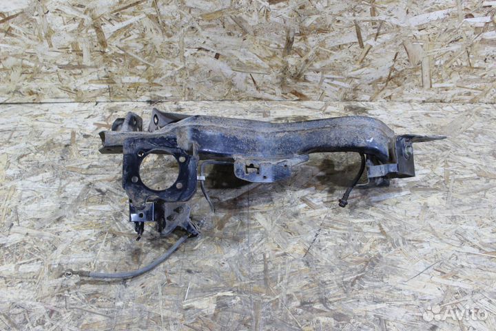 Рычаг задней подвески левый Nissan Juke F15