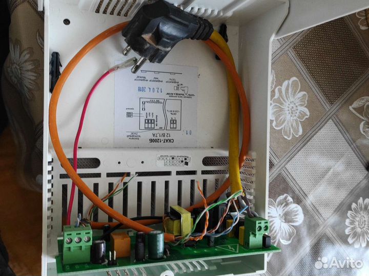 Источник вторичного электропитания резервированный