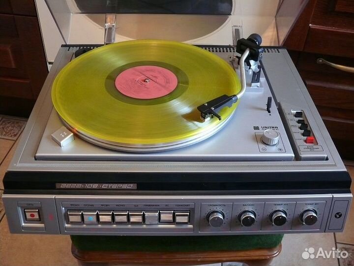 Проигрыватель пластинок Радиотехника