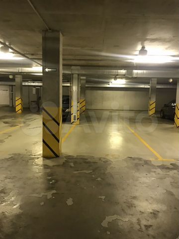 Машиноместо, 27 м²