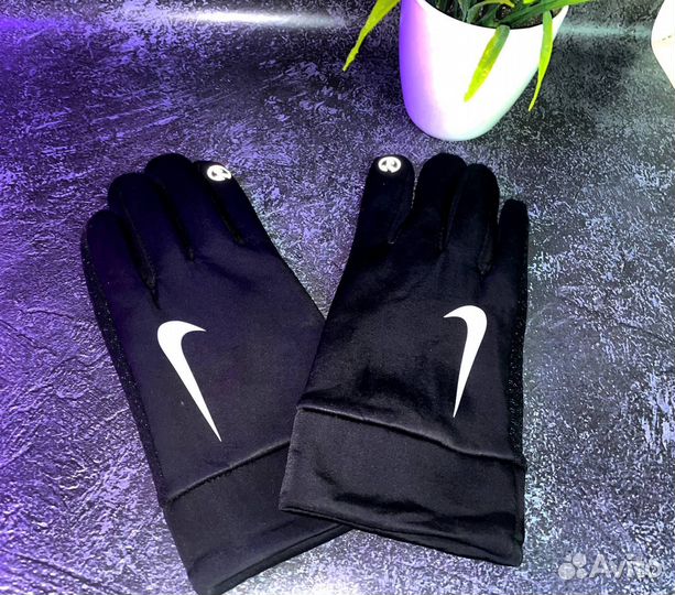 Перчатки Nike swoosh