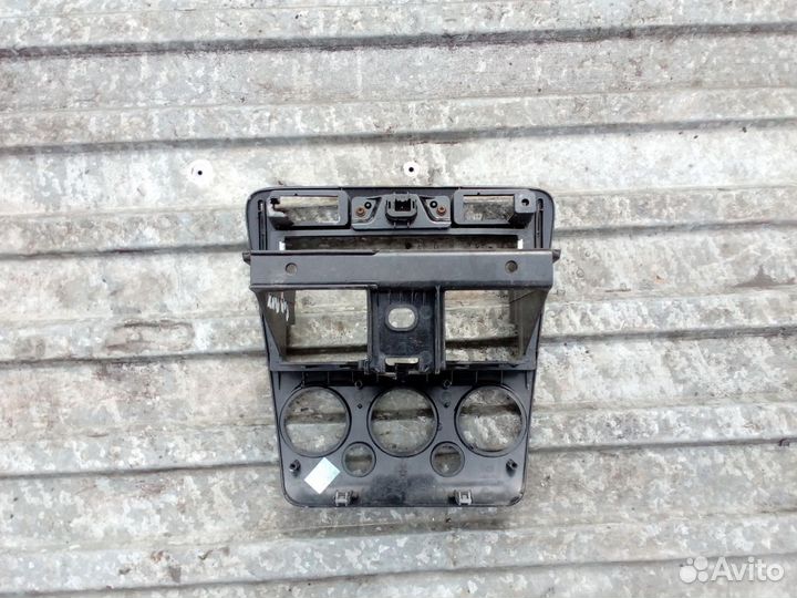 Консоль в торпедо Ford Fusion 02-12