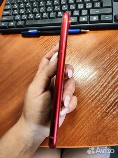 Продам iPhone xr